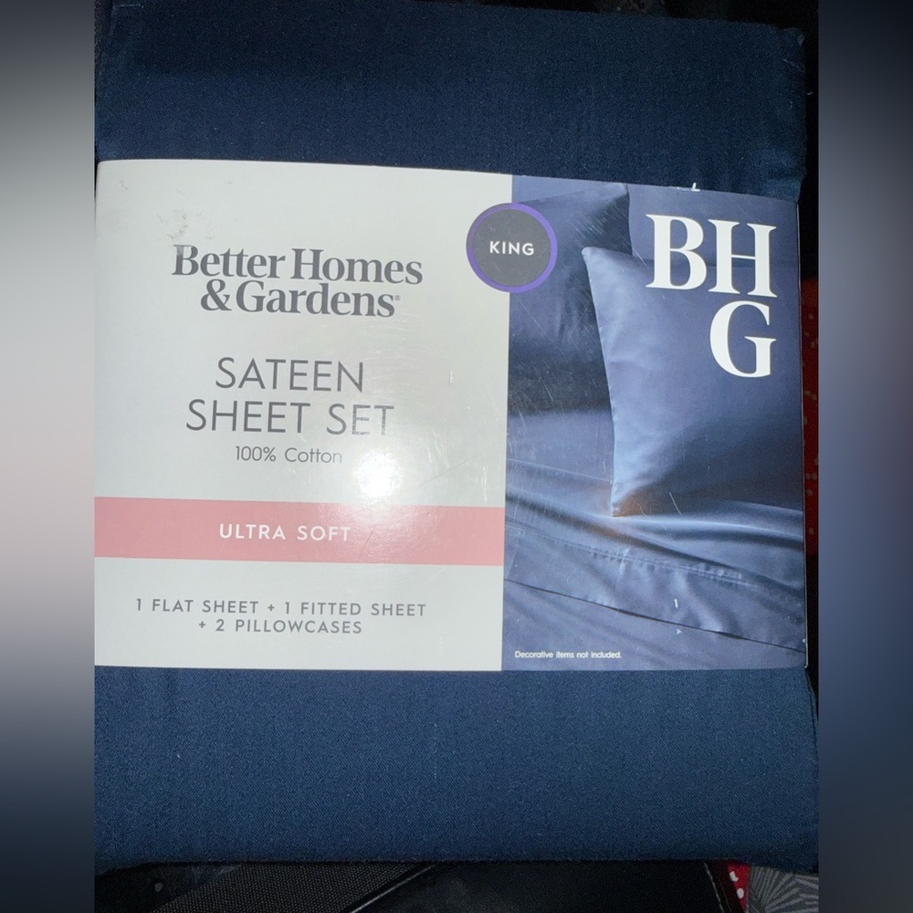 Better Homes And Gardens King Sateen Sheet Set in Deep Blue
New in package